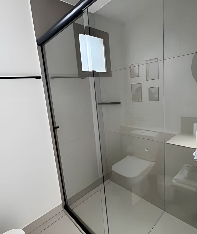 Apto 2 Qts no Centro| Piscina, Academia e Conforto