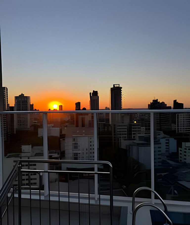 Apto 2 Qts no Centro| Piscina, Academia e Conforto