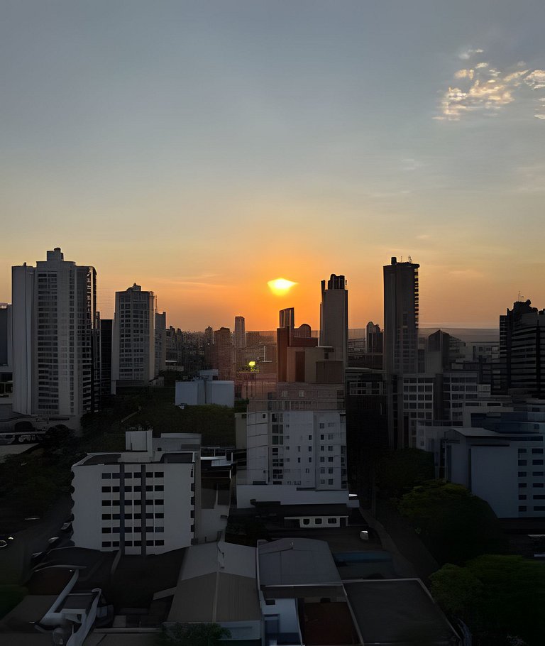 Apto 2 Qts no Centro| Piscina, Academia e Conforto